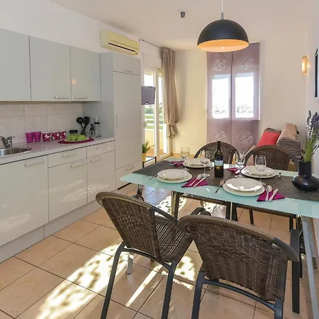 Two-bedroom In Appartement Vodice