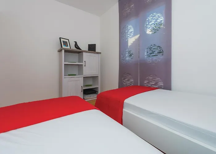 Two-bedroom In アパート